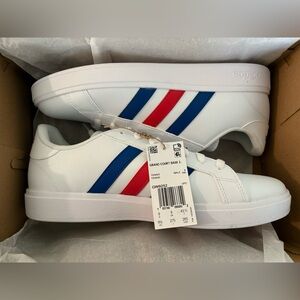 Brand New Adidas Grand Court 2.0 size 9.5